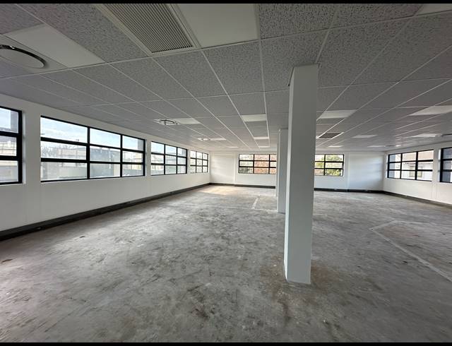 230M² OFFICE TO LET IN DORINGKLOOF